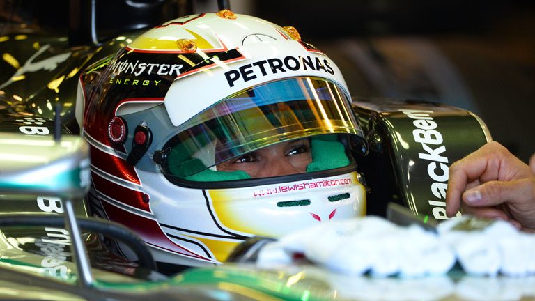 2014: Ein erfolgreiches Jahr für den Mercedes-Rennstall. Beide Fahrer stehen am Ende der Saison oben. Lewis Hamilton gewinnt dabei vor seinem Teamkollegen Rosberg den Gesamttitel. 