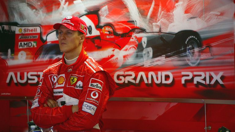 2004: 13 Mal steht Schumacher in dieser Rennsaison auf dem Podest ganz oben. 148 Punkte hat er am Ende auf dem Konto und sichert sich damit den fünften Titel in Folge.