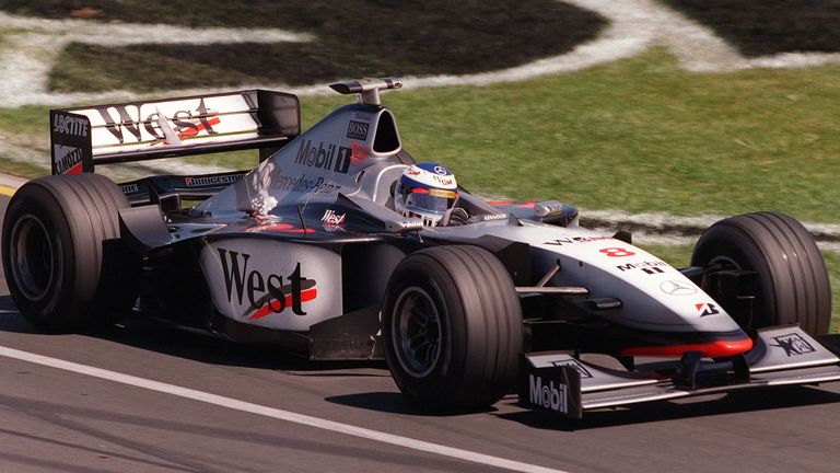 1998: Kurz vor der Jahrtausendwende ist Mika Häkkinen der letzte dem der doppelte Coup gelingt. Beim Startschuss im Albert Parkt steht er auf dem  Podest ganz oben. Die Fahrer- und die Konstrukteurswertung gewinnen der Finne und McLaren ebenfalls.