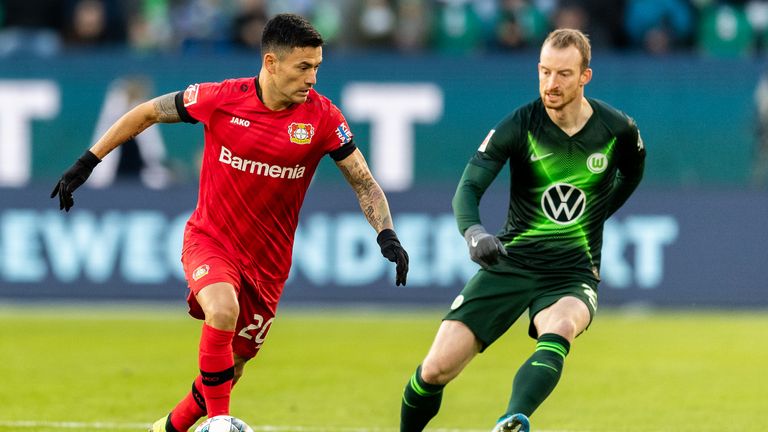 Charles Aranguiz kam im Sommer 2015 nach Leverkusen und steht noch heute bei Bayer unter Vertrag. Über 100 Spiele absolvierte der Chilene bereits in der Bundesliga. Sein auslaufendes Arbeitspapier wird Aranguiz wahrscheinlich verlängern.