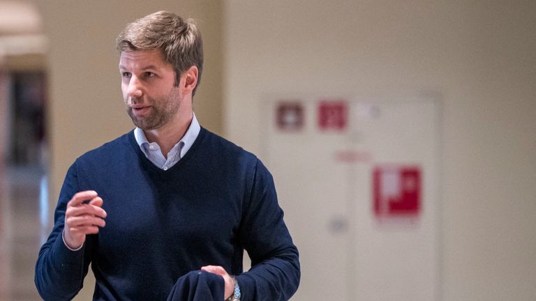 Stuttgarts Vorstandsvorsitzender will während der Corona-Krise als Vorbild vorangehen.