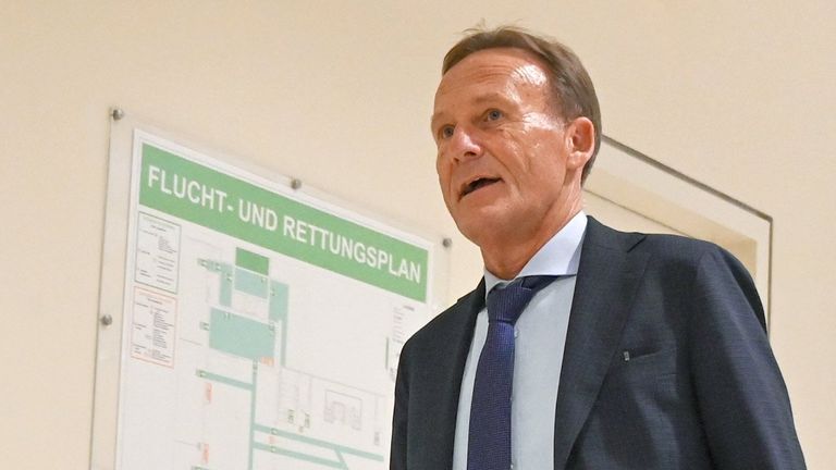 BVB-Boss Hans-Joachim Watzke will auf Teile seines Gehalts verzichten.