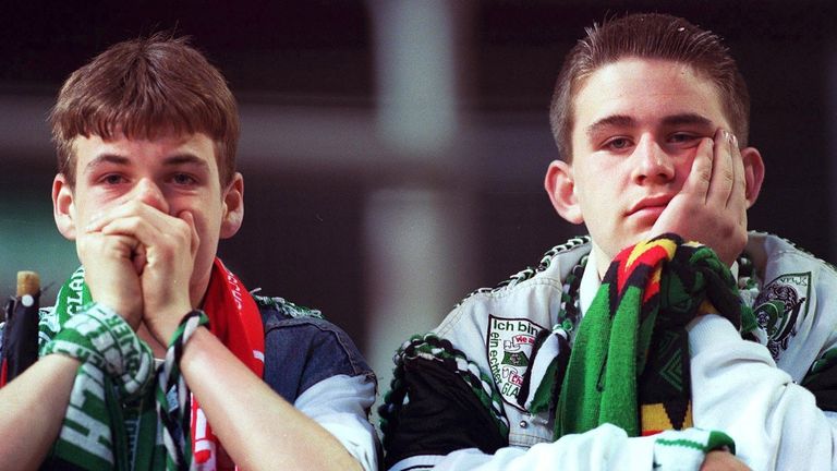 Längste Negativserie: 
Gladbach: 7 Spiele (Saison 1989/90) 
BVB: 6 Spiele (Saison 1999/2000)
