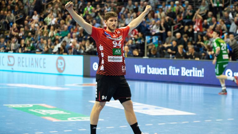 Platz 10: Georg Pöhle. HSG Nordhorn-Lingen - Durchschnittlich 49:29 Minuten in 27 Spielen.
Zu Beginn des Jahres verlängerte Pöhle seinen Vertrag, bei so viel Einsatzzeit kein Wunder. Der 25-Jährige stand im Schnitt 49:29 Minuten auf dem Feld.