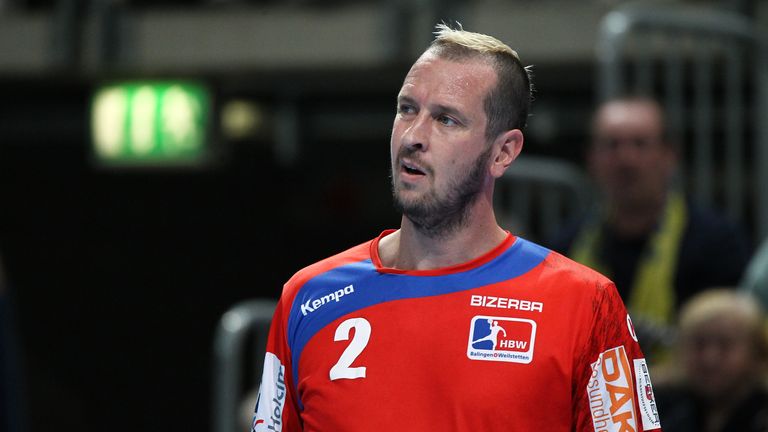 Der Ex-Handballer Pascal Hens ging zwischen 2003 und 2016 für den HSV Hamburg auf Torejagd und erlebte dort seine beste Zeit. Zum Ende seiner Karriere legte er noch zwei Gastspielzeiten beim Dänen-Klub HC Midtjylland und HBW Balingen-Weilstetten ein.