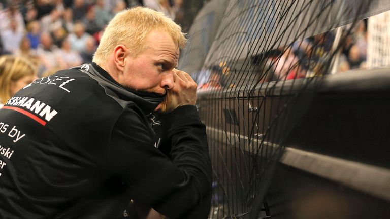 Erhielt die meisten Roten Karten: Der Kreisläufer des HC Erlangen Sebastian Firnhaber wurde bislang vier Mal endgültig vom Feld gestellt. Der Ex-Kieler kommt bislang auf 21 Zeitstrafen. Die meisten Zwei-Minuten-Strafen erhielt ein anderer. 