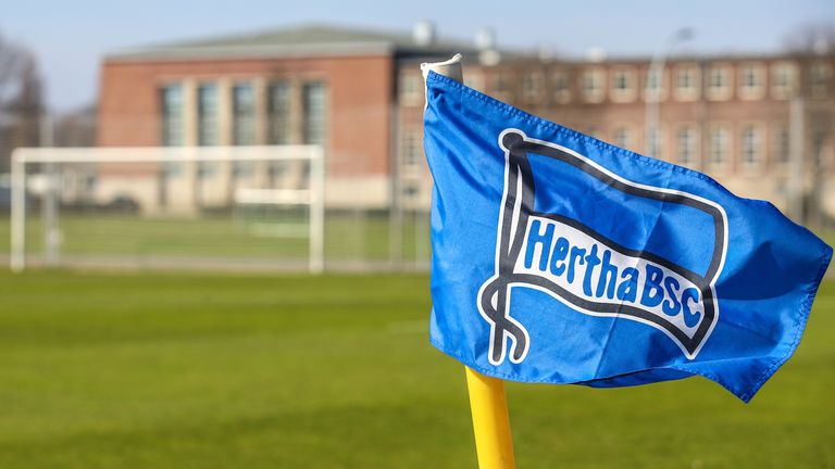 Seit 2012 schmückt die bloße Hertha-Fahne das Berliner Trikot.