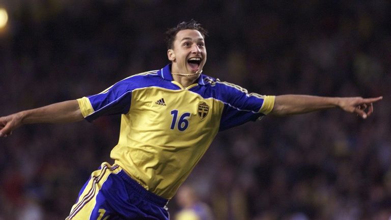 Im Trikot der schwedischen Nationalmannschaft feierte Ibra 2001 sein Debüt. In 116 Länderspielen gelangen dem Stürmerstar 62 Treffer. 