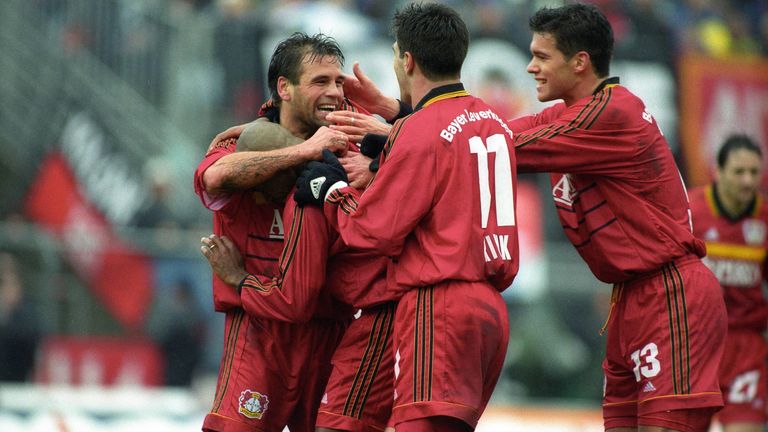 BAYER LEVERKUSEN  1999/2000: 
Am 25. Spieltag fegte die Werkself den SSV Ulm mit 9:1 vom Platz und feierte damit den höchsten Sieg ihrer Bundesliga-Geschichte. An diese Elf werden sich die Bayer-Fans noch lange erinnern ...