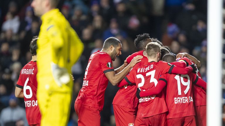 Bayer Leverkusen schlägt die Glasgow Rangers im Achtelfinal-Hinspiel der Europa League.