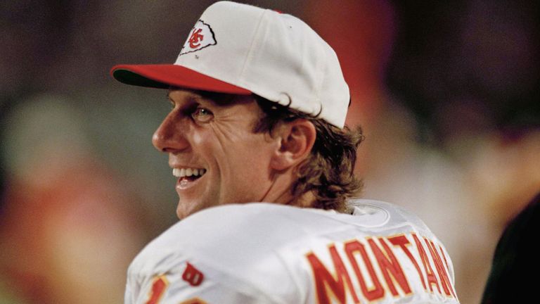 Er geht damit einen ähnlichen Weg wie sein Vorbild. Joe Montana beendete seine Karriere 1994 nach einem Jahr bei den Kansas City Chiefs. Zuvor lief Montana zwischen 1979 und 1992 für die San Francisco 49ers auf und gewann dort viermal den Super Bowl.