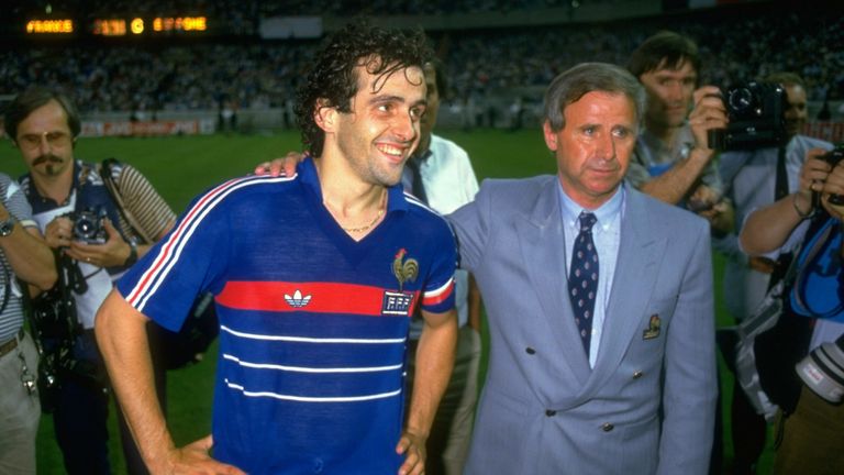 Michel Platini (1976 - 1987): Dem eleganten Franzosen blieb ein Weltmeistertitel zwar verwehrt, dafür feierte er 1984 den Gewinn der Europameisterschaft im eigenen Land.