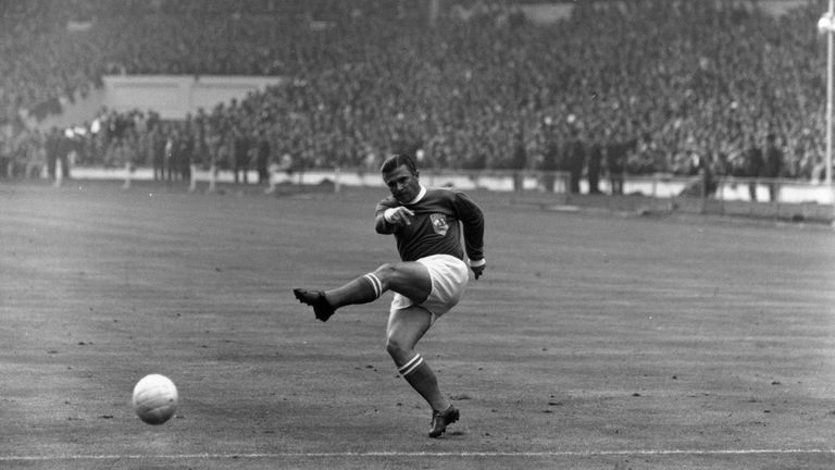 Bei der WM 1962 lief Puskas zudem dreimal für das spanische Nationalteam auf.
