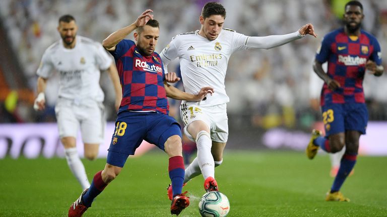 Real Madrid und der FC Barcelona kämpfen im Clasico um die Tabellenführung in Spanien. 