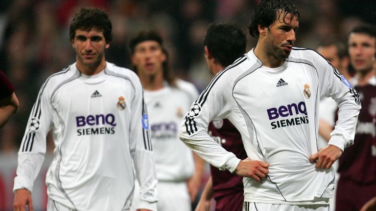 Real Madrid ist DIE Mannschaft der Champions League. Doch die Königlichen konnten in Europa nicht immer solch eine Dominanz ausstrahlen – zwischen 2004/05 und 2009/10 war, trotz hoher Investitionen, in jedem Jahr bereits im Achtelfinale Schluss.