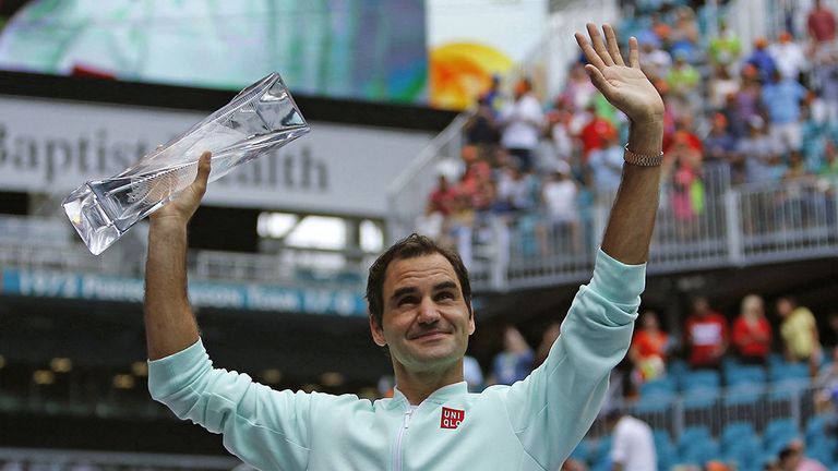 Tennis-Oldie Roger Federer wechselte in dem Sinne nie einen Verein, blieb jedoch seinem Sporthersteller Nike bis 2018 treu. Vor zwei Jahren verkündete er dann den überraschende Wechsel zum japanischen Hersteller Uniqlo.