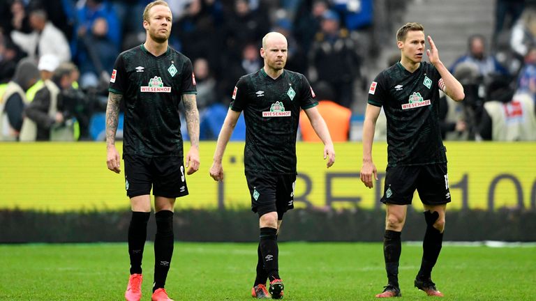 KEVIN VOGT (Bremen): Hatte aus Hoffenheim Erfahrung mit der Dreierkette, die auch Werder praktiziert – sollte diese stabilisieren, was ihm aber nicht gelang. Außer gegen Düsseldorf kassierten die Bremer auch mit Vogt immer mindestens zwei Gegentore.