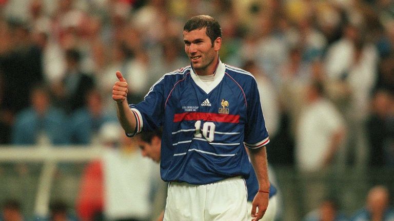108 Mal streifte Zidane sich das Trikot der Equipe Tricolore über. 31 Treffer und 30 Vorlagen gelangen ihm dabei. Seine perfekte Karriere unterstreichen ein Welt- und Europameister-Titel.