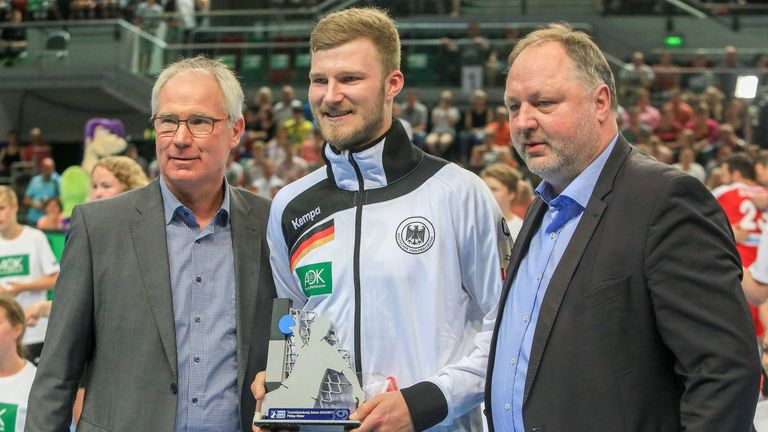 2017: Philipp Weber (HSG Wetzlar) – Die HSG stellt in der Geschichte der HBL-Torschützenkönige genau einen Spieler. Und zwar den Nationalspieler, der 16/17 ganze 224 Tore erzielte.