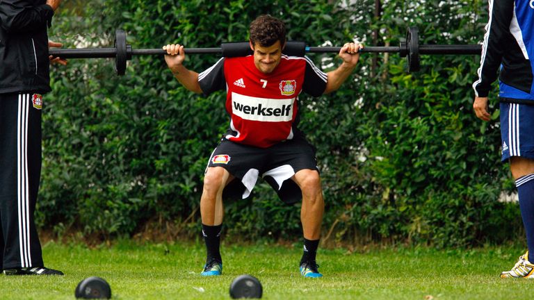 PLATZ 14: Bayer Leverkusen 300 Spieler, aus 44 Nationen (20 Brasilianer), treffsicherste Nation: Brasilien (169 Tore), Rekord-Ausländer: Tranquillo Barnetta (187 Einsätze)