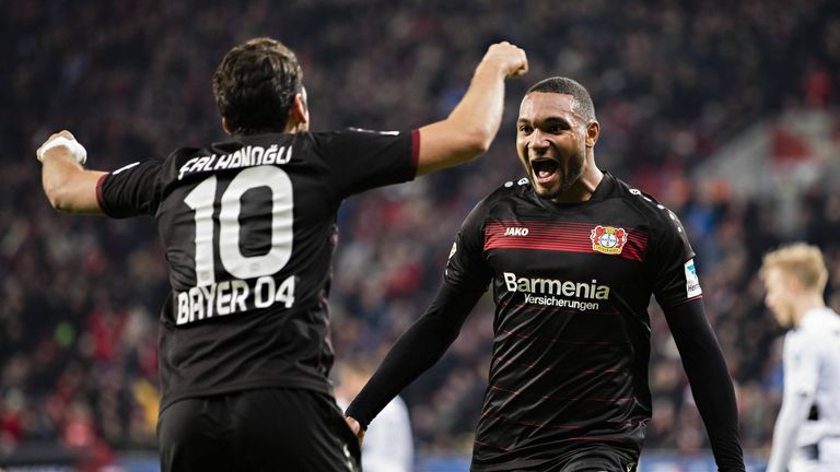 ...Hakan Calhanoglu (l., 14,5 Mio.) und Jonathan Tah (r., 7,5 Mio.) - Gesamtsumme: 34 Millionen Euro. 