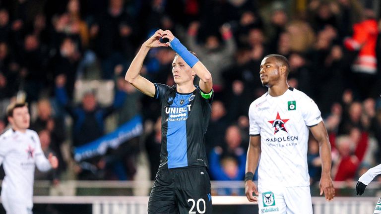 Hans Vanaken von Club Brügge feierte Anfang März noch den Treffer gegen Cercle Brügge - aufgrund des Saisonabbruchs ist er mit seinem Verein nun Meister.