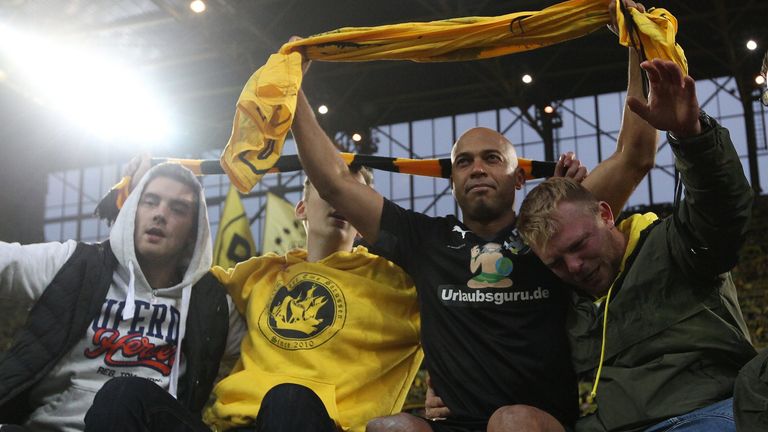 PLATZ 6: Borussia Dortmund (383 Spieler) aus 53 Nationen (10 Brasilianer), treffsicherste Nation: Schweiz (144 Tore),
Rekord-Ausländer: Dede (322 Einsätze)