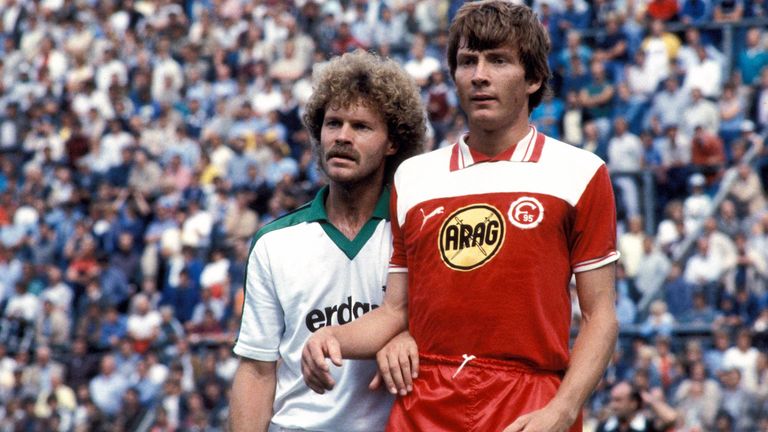 PLATZ 18: Fortuna Düsseldorf 240 Spieler, aus 34 Nationen (sechs Dänen & Polen), treffsicherste Nation: Island (40 Tore),
Rekord-Ausländer: Atli Edvaldsson (r., 122 Einsätze)