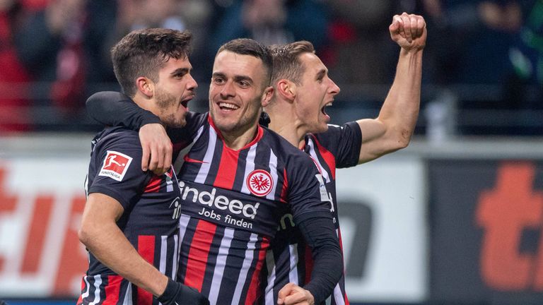 Platz 6: Eintracht Frankfurt (4-2-3-1-System): Trapp – da Costa, Toure, Hinteregger, N’dicka – Sow, Kohr - Gacinovic, Kamada, Kostic – Silva – Gesamtmarktwert: 209,6 Millionen Euro.