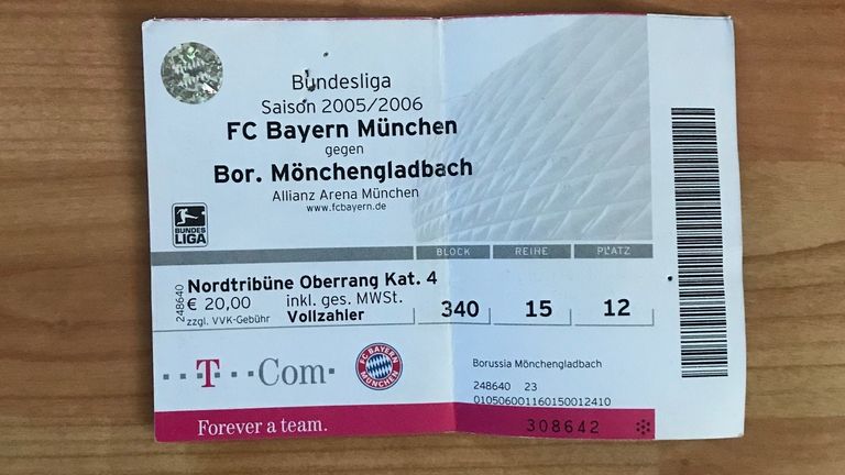 FC Bayern München – Borussia Mönchengladbach am 5. August 2005 in der Allianz Arena
Endstand: 3:0
Tore: Hargreaves, Makaay (2)
Zuschauer: 66.000 (ausverkauft)