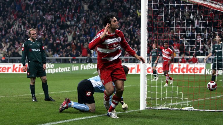 2008: Der Torjubel von Luca Toni (FC Bayern München) war legendär. In der Saison 07/08 jubelte der Italiener am häufigsten: 24 Tore bedeuteten am Ende Platz eins auf der Torjägerliste.