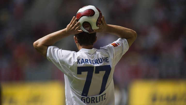 Der ehemalige Rechtsverteidiger singt und spielt Gitarre aus Leidenschaft. In Anlehnung an seinen Bandnamen „Room77“ trug er beim KSC als auch bei seiner letzten Karrierestation in San Jose die 77 als Trikotnummer. 