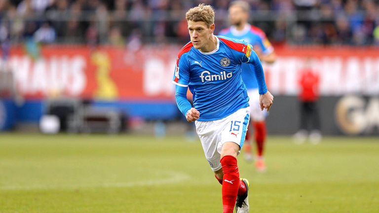 Johannes van den Bergh bleibt ein weiteres Jahr in Kiel.