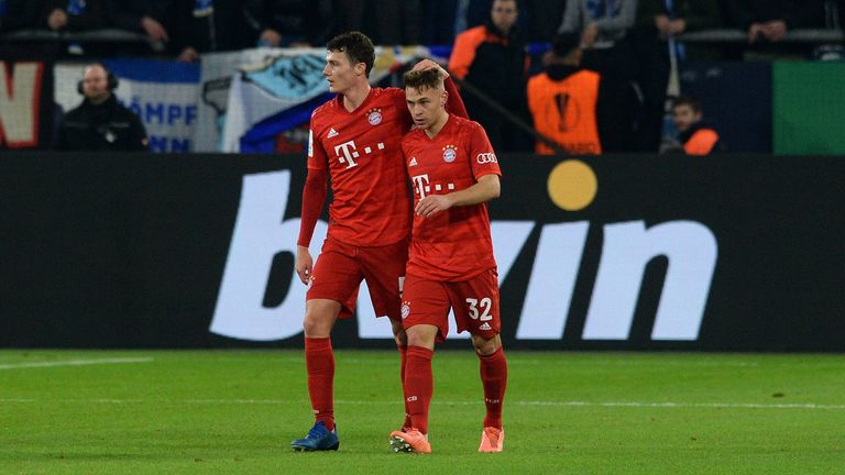 ...Joshua Kimmich (r., 8,5 Mio.) und Benjamin Pavard (l., 35 Mio.) - Gesamtsumme: 77 Millionen Euro. 
