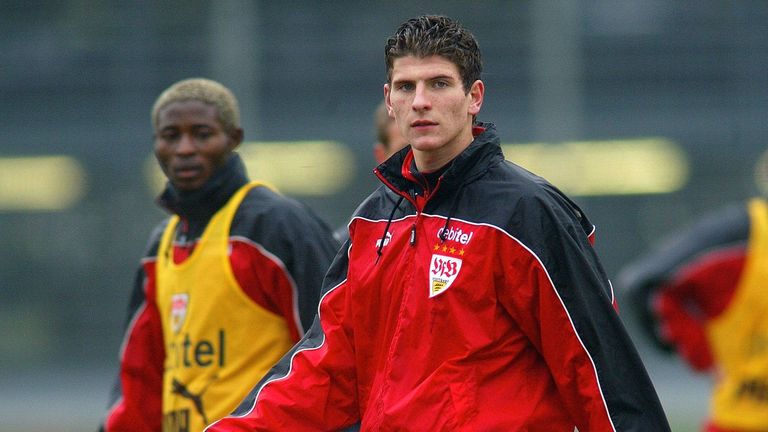 Mario Gomez (VfB Stuttgart): Im Winter 2018 schloss sich der Kreis. Der 34-Jährige, der nach dem Durchlaufen der U17- und U19-Mannschaften 2005 auch Profi beim VfB wurde, kehrte zurück. Der Stürmer kam für drei Millionen Euro vom VfL Wolfsburg.