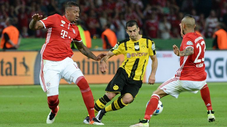 Saison 2015/16: Henrikh Mkhitaryan gelingt der Topwert (15 Assists). Karim Bellarabi (Bayer 04) folgt auf Platz zwei (elf), Zlatko Junuzovic (Bremen) und Raffael (Gladbach) mit jeweils zehn Torvorlagen auf Platz drei.