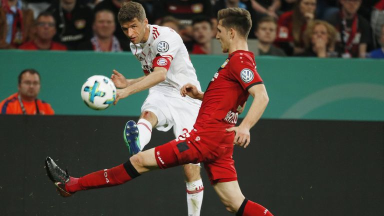 Saison 2017/18: Thomas Müller beackert den Flügel mit 14 Assists sehr erfolgreich. Auch Philipp Max (FC Augsburg, 12 Assists) und James Rodriguez (FC Bayern, elf Assists) spielen eine starke Saison.