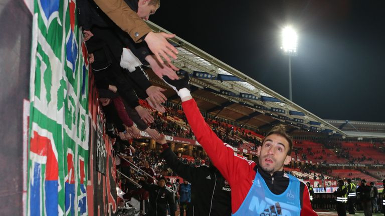 PLATZ 9: 1. FC Nürnberg (366 Spieler) aus 41 Nationen (12 Tschechen), treffsicherste Nation: Slowakai (70 Tore), Rekord-Ausländer: Javier Pinola (202 Einsätze)