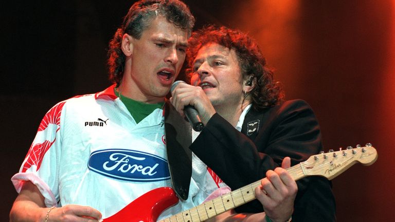 PLATZ 5: 1. FC Köln (406 Spieler) aus 53 Nationen (11 Dänen), treffsicherste Nation: Österreich (88 Tore),
Rekord-Ausländer: Toni Polster (150 Einsätze)