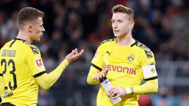 ...Marco Reus (r., 17,1 Mio.) und Thorgan Hazard (l,, 25,5 Mio.) - Gesamtsumme: 54,6 Millionen Euro. 