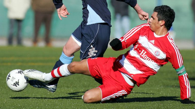 Roberto Soriano (FC Bologna): Nach drei Jahren in diversen Jugendabteilungen bei den Bayern machen sich die italienischen Wurzeln des Offensivmanns bemerkbar. 2009 wechselt der heute 29-Jährige zur U19 von Sampdoria Genua. 