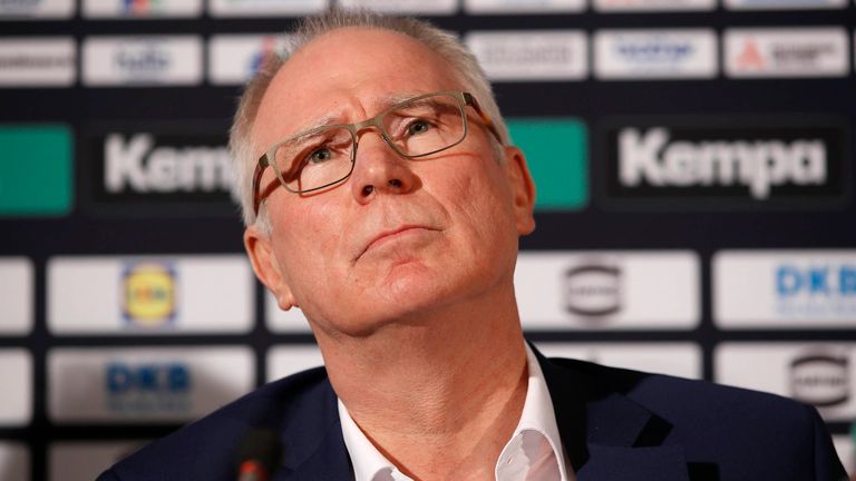 Liga-Präsident Uwe Schwenker glaubt an einen Abbruch der Saison.