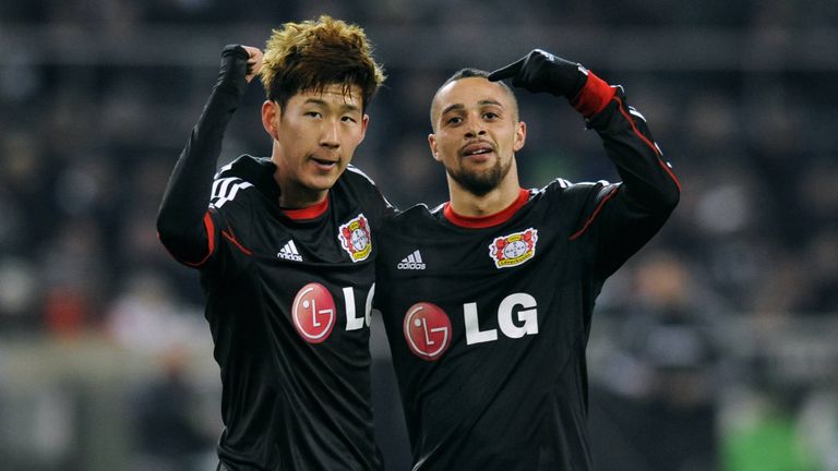 Platz 9: Bayer Leverkusen an den Hamburger SV - Sidney Sam (r., 2 Mio.) und Heung-Min Son (10 Mio.),...