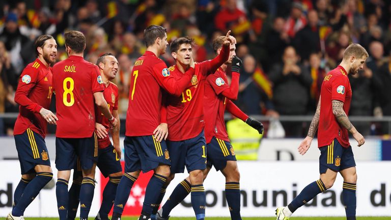 Platz 6: Spanien (4-4-2-System): De Gea – Carvajal, Pique, Hermoso, Alba – Thiago, Rodri, Saul, Oyarzabal – Morata, Williams – Gesamtmarktwert: 616,5 Millionen Euro