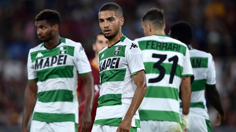 Jedoch hat Corona Italien finanziell stark getroffen. Es ist fraglich, ob die Italiener so viel zahlen wollen. Neben einem Interesse aus Italien und Deutschland, könnte Toljan mit dem möglichen Abgang von Hakimi einen Platz im BVB-Kader übernehmen.