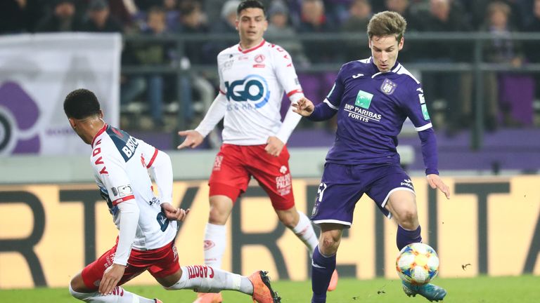 BELGIEN: Hier führt Zinho Vanheusden das Ranking mit 15,4 Mio. € vor Yari Verschaeren (13,1), Alexis Saelemaekers (9,3), Albert Sambi Lokonga (7) und Lois Openda (5) an.