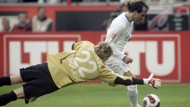 Saison 2006/07: Ein sportlich desaströses Osterfest erlebte Bayer Leverkusen, das um die internationalen Plätze kämpfe, zuhause dem Aufsteiger aus Bochum aber mit 1:4 unterlag. Am Ende reichte es für Bayer dennoch knapp zur Teilnahme am UEFA Cup. 