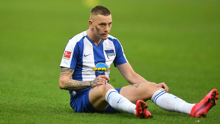 Laut Vertrag könnte die Alte Dame den 24-Jährigen für 20 Millionen Euro fest verpflichten.
Sollte Wolf der Hertha zu teuer sein, wird er beim BVB nicht über einen Reservistenplatz hinauskommen.