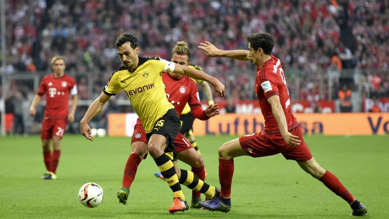 Zwischen Bayern und dem BVB floss in den vergangenen zehn Jahren viel Geld für neue Stars. 