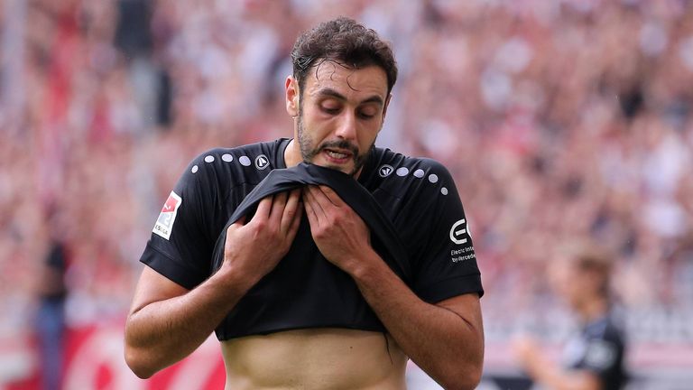 TORJÄGER? FEHLANZEIGE! Nicolas Gonzalez traf achtmal für den VfB, Sturmkante Al Ghaddioui (Foto) ist nicht die erhoffte Verstärkung – trotz hochkarätig besetzter Offensive. Zum Vergleich: Bielefelds Top-Torjäger Fabian Klos kommt auf 17 Treffer...